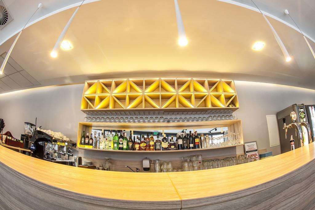 Restauracja Park Szwajcaria Hotel Gliwice Exterior photo